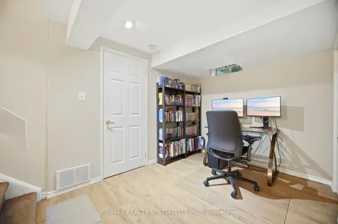 5131 Thornburn Drive Burlington ON L7L 6K2