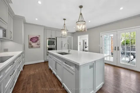 130 Thompson Avenue Toronto ON M8Z 3V2