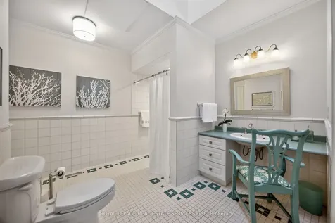 130 Thompson Avenue Toronto ON M8Z 3V2