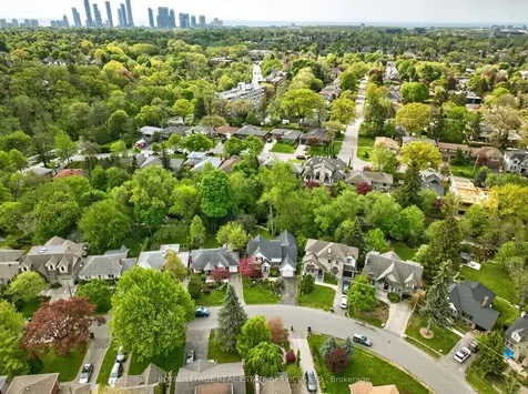 130 Thompson Avenue Toronto ON M8Z 3V2