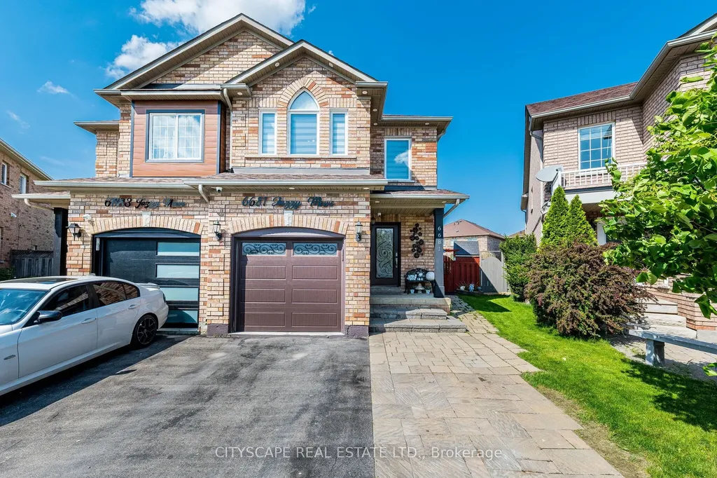 6681 Jazzy Mews Mississauga ON L5W 1S2
