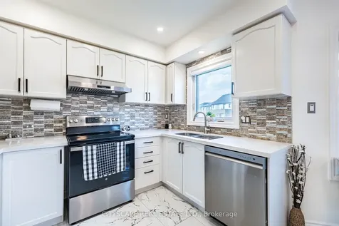6681 Jazzy Mews Mississauga ON L5W 1S2