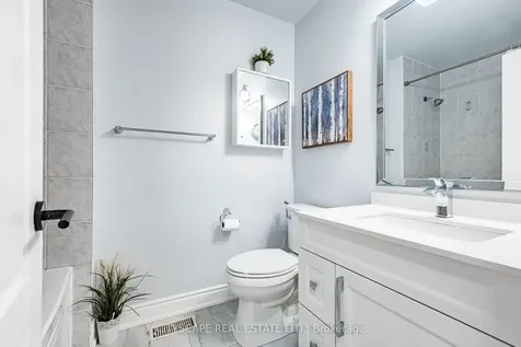 6681 Jazzy Mews Mississauga ON L5W 1S2