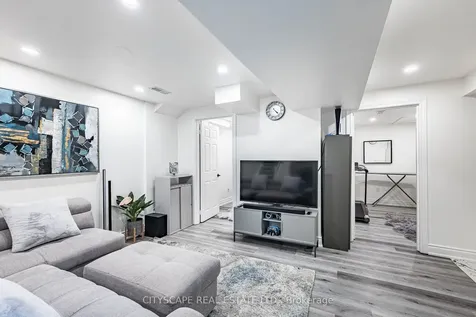 6681 Jazzy Mews Mississauga ON L5W 1S2