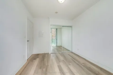 16 Brookers Lane Toronto ON M8V 0A5