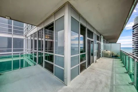 16 Brookers Lane Toronto ON M8V 0A5