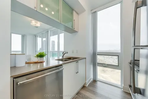 16 Brookers Lane Toronto ON M8V 0A5