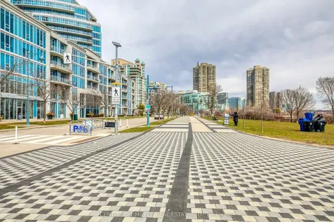 16 Brookers Lane Toronto ON M8V 0A5