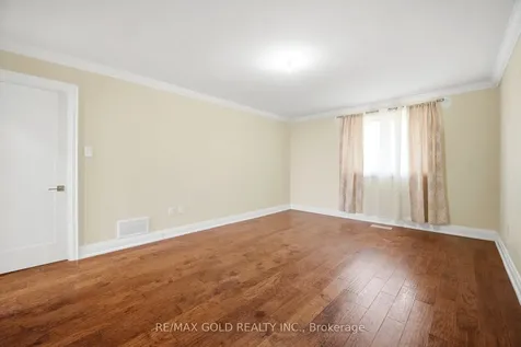 277 Centre Street N Brampton ON L6V 2R3