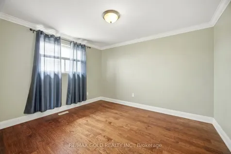 277 Centre Street N Brampton ON L6V 2R3