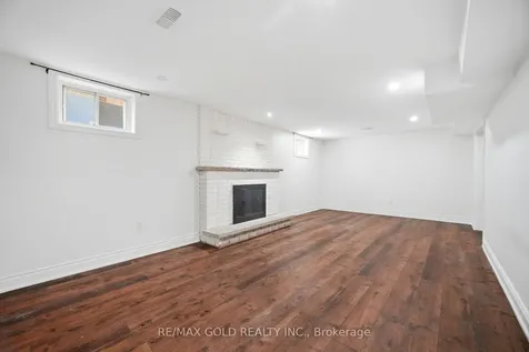 277 Centre Street N Brampton ON L6V 2R3