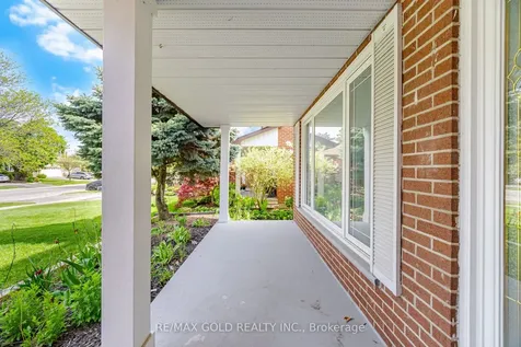 277 Centre Street N Brampton ON L6V 2R3