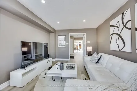 5636 Emma Drive Burlington ON L7L 6W7