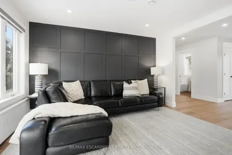 29 Pinewood Trail Mississauga ON L5G 2L2