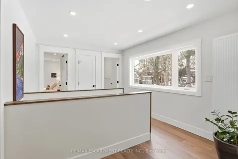 29 Pinewood Trail Mississauga ON L5G 2L2