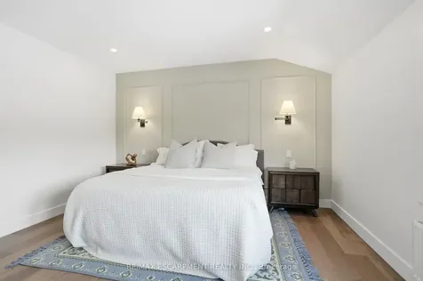 29 Pinewood Trail Mississauga ON L5G 2L2