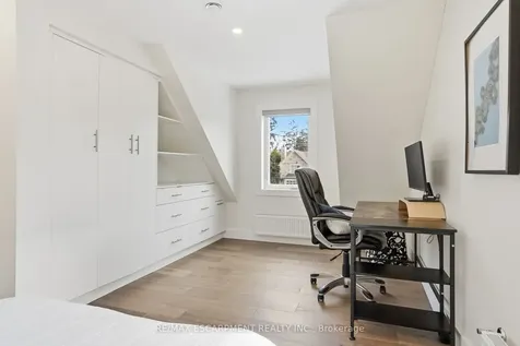 29 Pinewood Trail Mississauga ON L5G 2L2