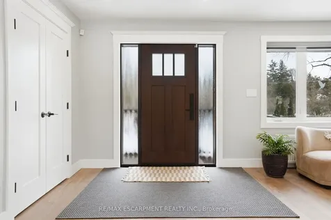 29 Pinewood Trail Mississauga ON L5G 2L2