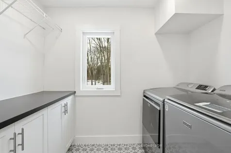 29 Pinewood Trail Mississauga ON L5G 2L2