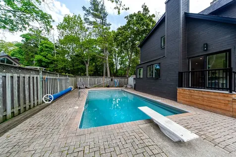 29 Pinewood Trail Mississauga ON L5G 2L2