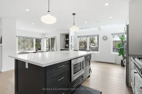 29 Pinewood Trail Mississauga ON L5G 2L2