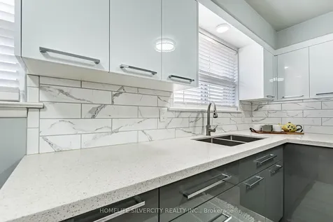 19 Garfield Crescent Brampton ON L6V 1V7