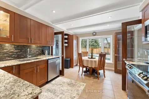 437 Shoreacres Road Burlington ON L7L 5N2