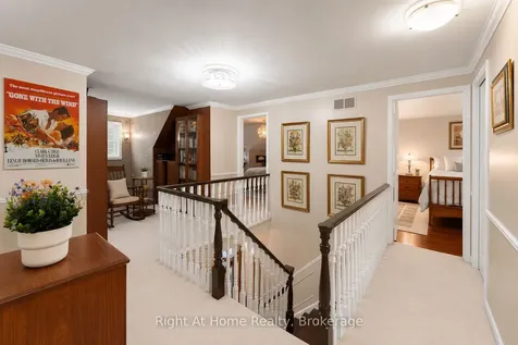 437 Shoreacres Road Burlington ON L7L 5N2