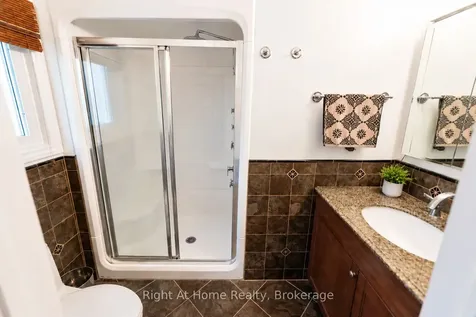 437 Shoreacres Road Burlington ON L7L 5N2