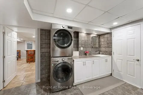 437 Shoreacres Road Burlington ON L7L 5N2