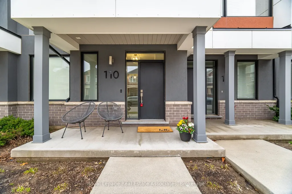 110 Huguenot Road Oakville ON L6H 0J6