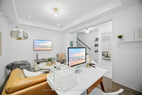 110 Huguenot Road Oakville ON L6H 0J6