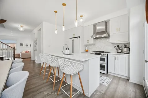 110 Huguenot Road Oakville ON L6H 0J6