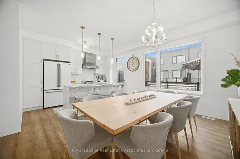 110 Huguenot Road Oakville ON L6H 0J6