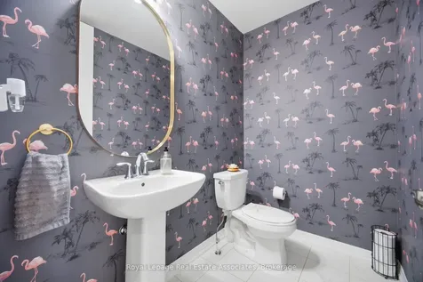 110 Huguenot Road Oakville ON L6H 0J6