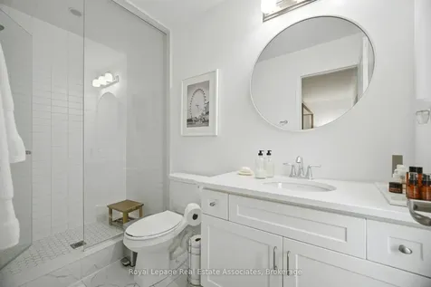 110 Huguenot Road Oakville ON L6H 0J6