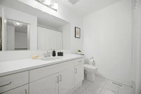 110 Huguenot Road Oakville ON L6H 0J6