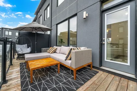 110 Huguenot Road Oakville ON L6H 0J6