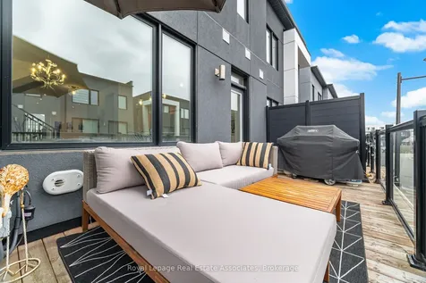 110 Huguenot Road Oakville ON L6H 0J6