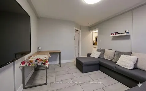 226 Bicknell Avenue Toronto ON M6M 4G9