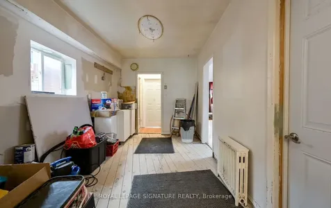 226 Bicknell Avenue Toronto ON M6M 4G9
