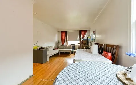 226 Bicknell Avenue Toronto ON M6M 4G9