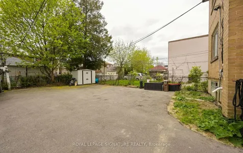 226 Bicknell Avenue Toronto ON M6M 4G9