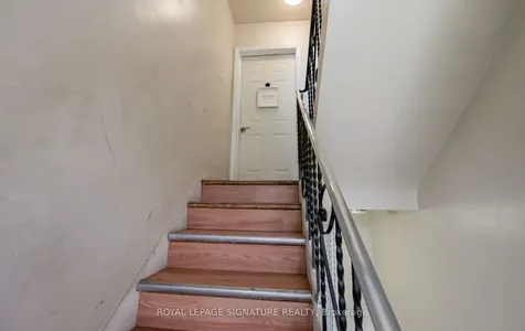 226 Bicknell Avenue Toronto ON M6M 4G9
