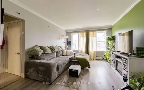 226 Bicknell Avenue Toronto ON M6M 4G9
