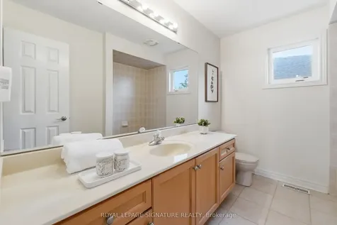 7226 Lowville Heights Mississauga ON L5N 8L3