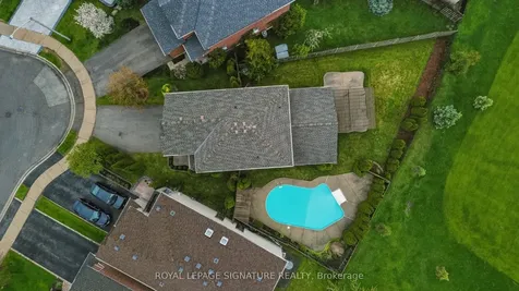 7226 Lowville Heights Mississauga ON L5N 8L3
