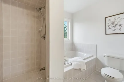 7226 Lowville Heights Mississauga ON L5N 8L3