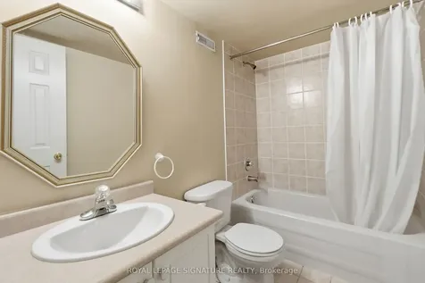 7226 Lowville Heights Mississauga ON L5N 8L3