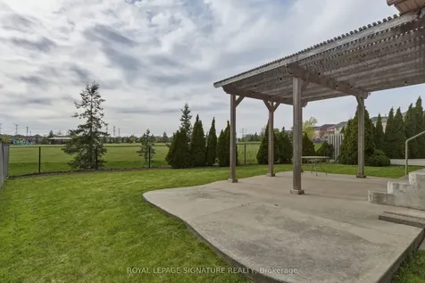 7226 Lowville Heights Mississauga ON L5N 8L3